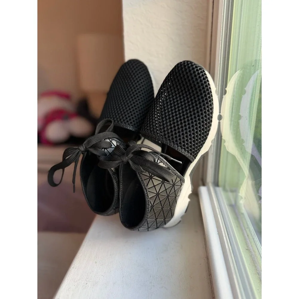 All Black Signature Amazing Mesh Black Fashion Breathable Sneakers Size 38 EUC
